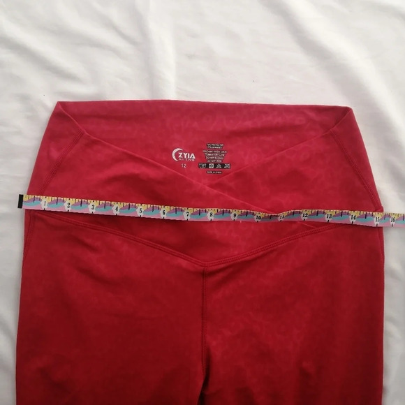 Zyia Red Leopard Scrunchy What Light n Tight Hi-Rise 24" Leggings Cross Waist 12 - Picture 14 of 16